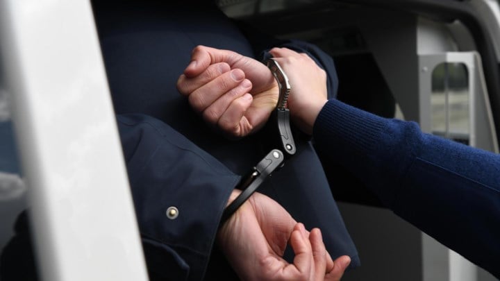 Cocaïnedealer schendt voorwaarden en wordt gearresteerd aan brasserie in Wijnegem