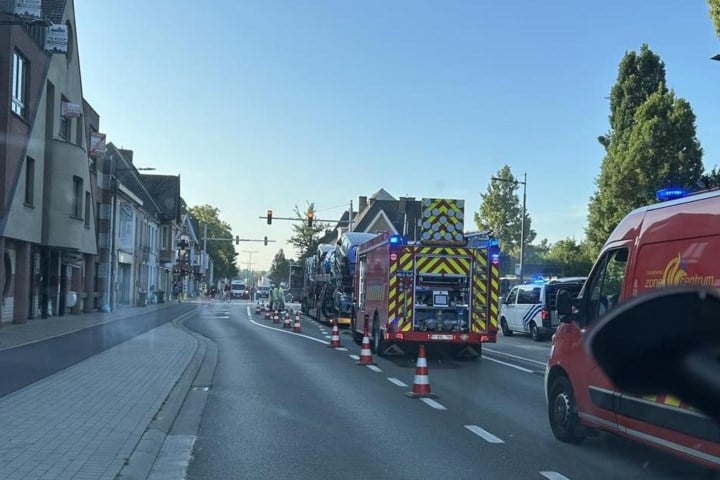 Hinder door vrachtwagen met lek in brandstoftank: “We raden aan om andere route te nemen”