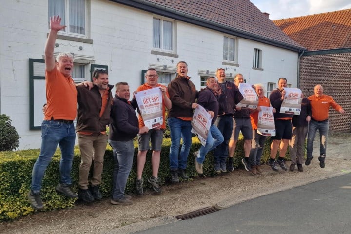 Landelijke Gilde braadt zes varkens aan het spit