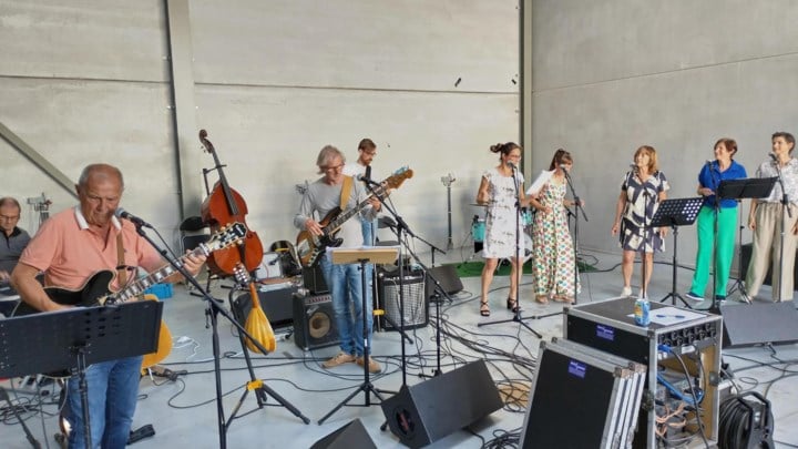 Gelegenheidsgroep onder impuls van twee zeventigers geeft nieuw concert: “Maar in principe is dit de laatste keer”
