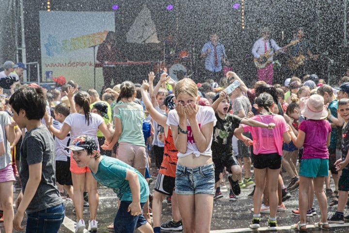 Kleuters vieren einde van het schooljaar op festival Pardoes