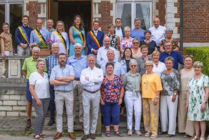 Jongens en meisjes uit 1960 houden vijfjaarlijkse reünie