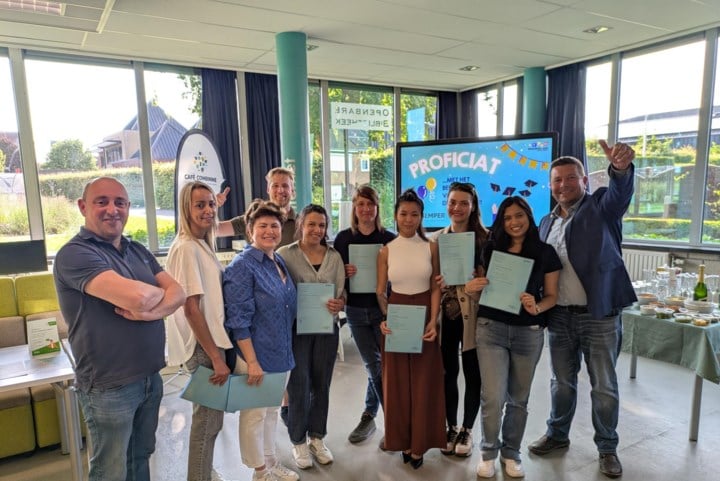 Anderstalige cursisten krijgen diploma Nederlands