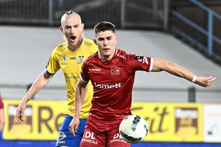 TRANSFERLIVE OOST-VLAANDEREN. KVV Zelzate haalt versterking, SK Beveren ziet Kroatische strijder vertrekken