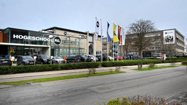 Man (66) naar ziekenhuis afgevoerd na val van ladder aan Hogeschool PXL in Hasselt