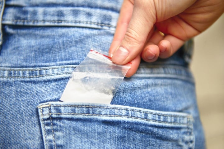 Man (46) riskeert 36 maanden cel voor drugsfeiten én brandstichting: “Ik was kwaad”